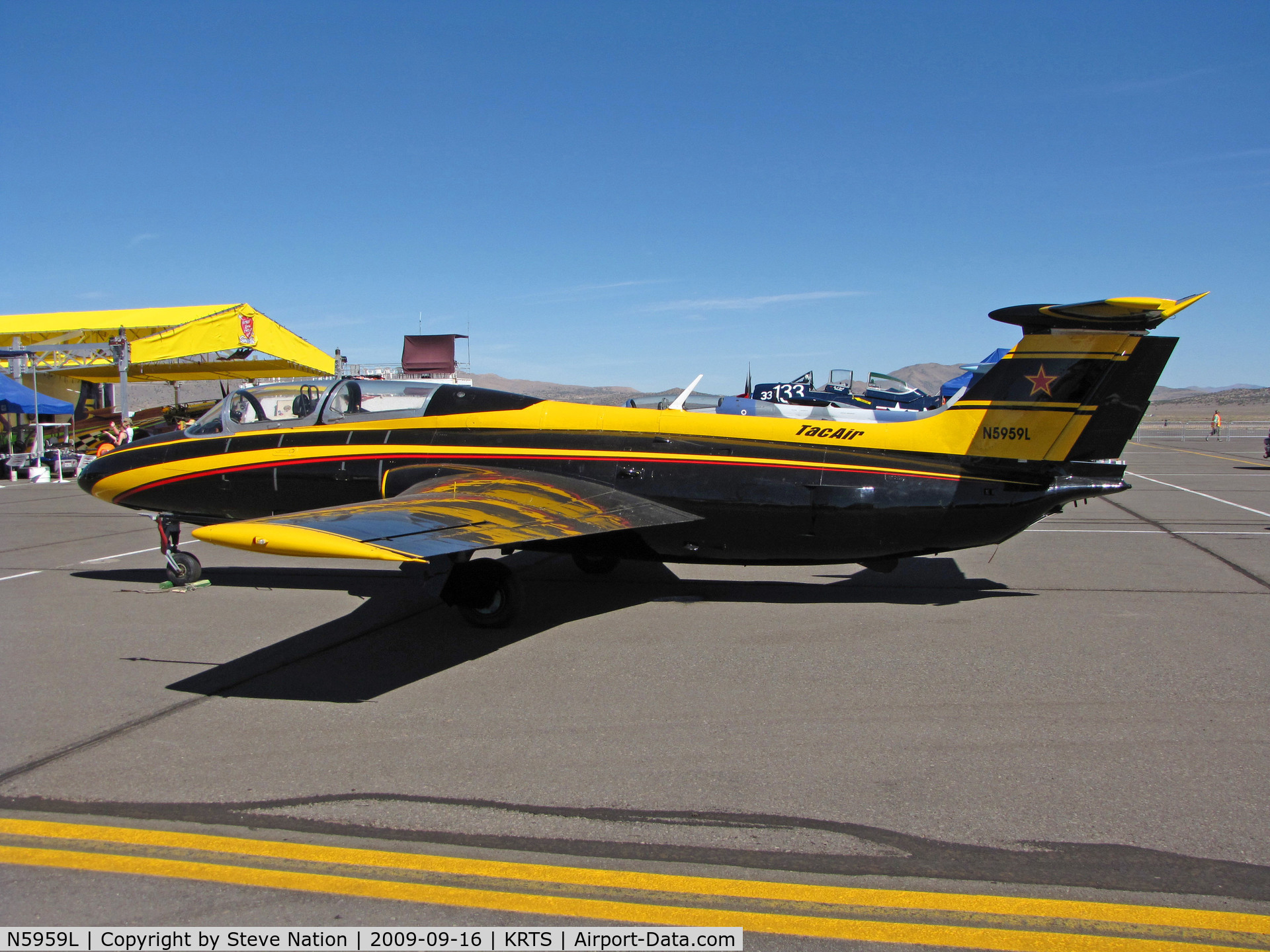 N5959L, 1965 Aero L-29 DELFIN C/N 0909, Tacair black and yellow 1965 Aerovodochody L-29 DELFIN  @ 2009 Reno Air Races (didn't appear to be competing in Jet Class)
