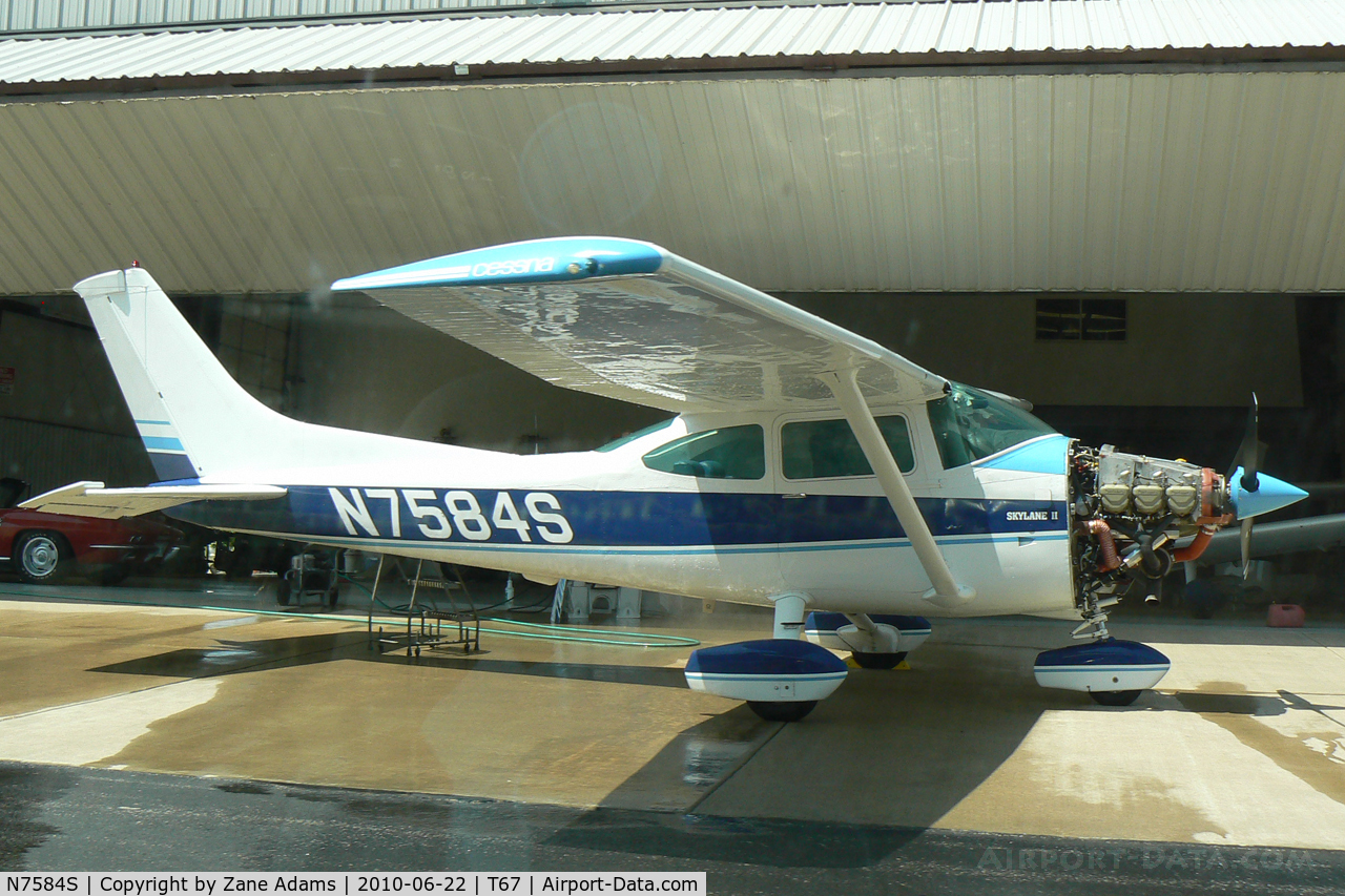 N7584S, 1976 Cessna 182Q Skylane C/N 18265233, At Hicks Field - Fort Worth, TX