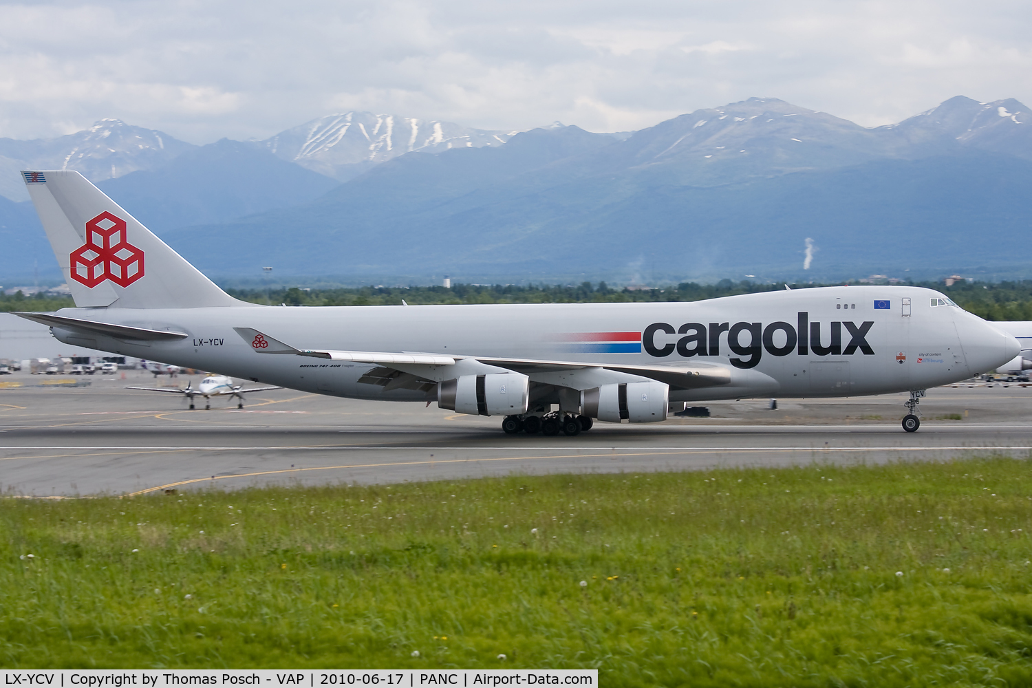 LX-YCV, 2008 Boeing 747-4R7F/SCD C/N 35805/1407, Cargolux Airlines International