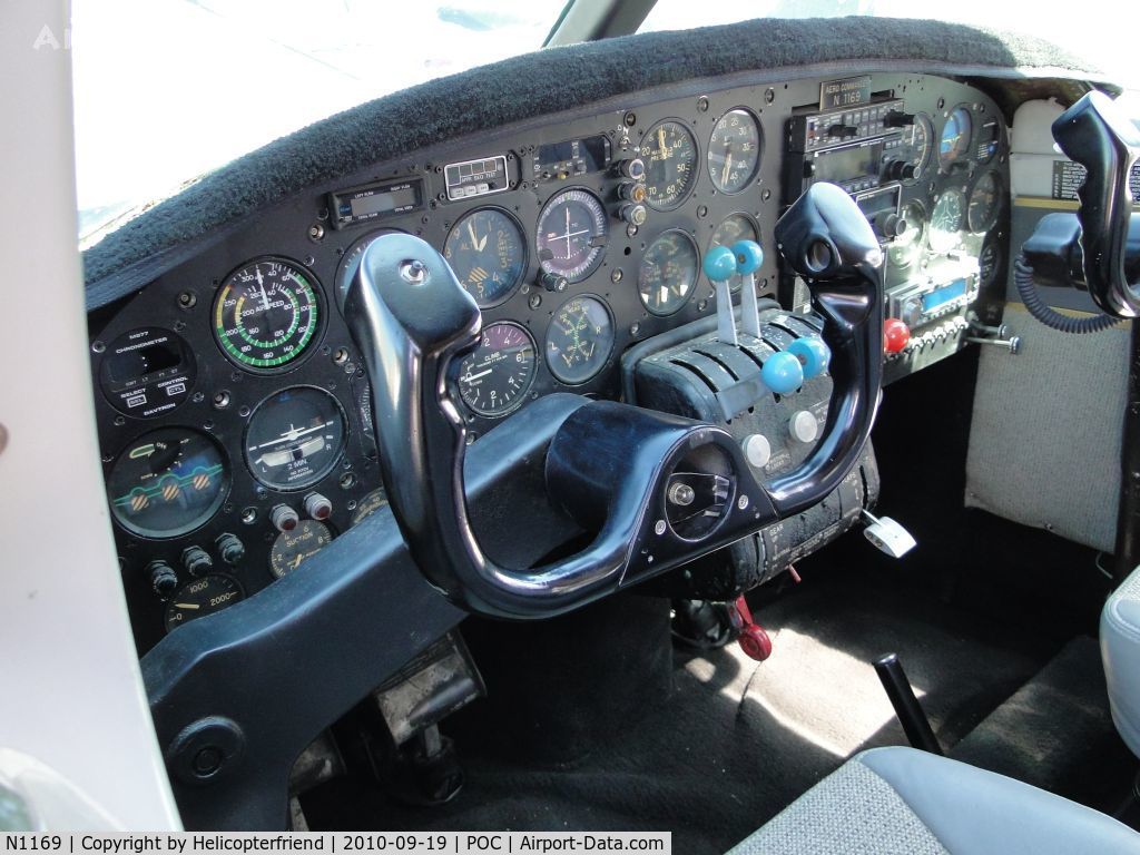 N1169, 1956 Aero Commander 560-A C/N 390, Cockpit area