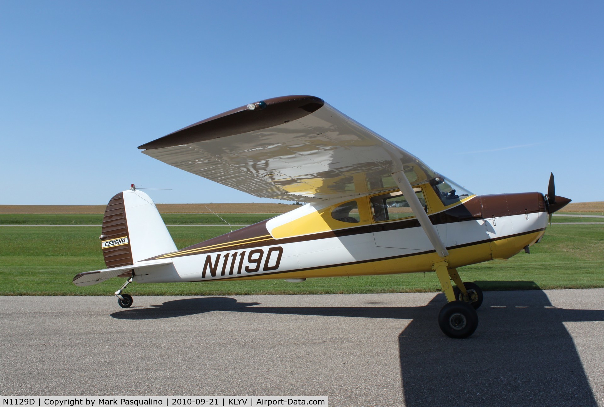 N1129D, 1951 Cessna 140A C/N 15692, Cessna 140A