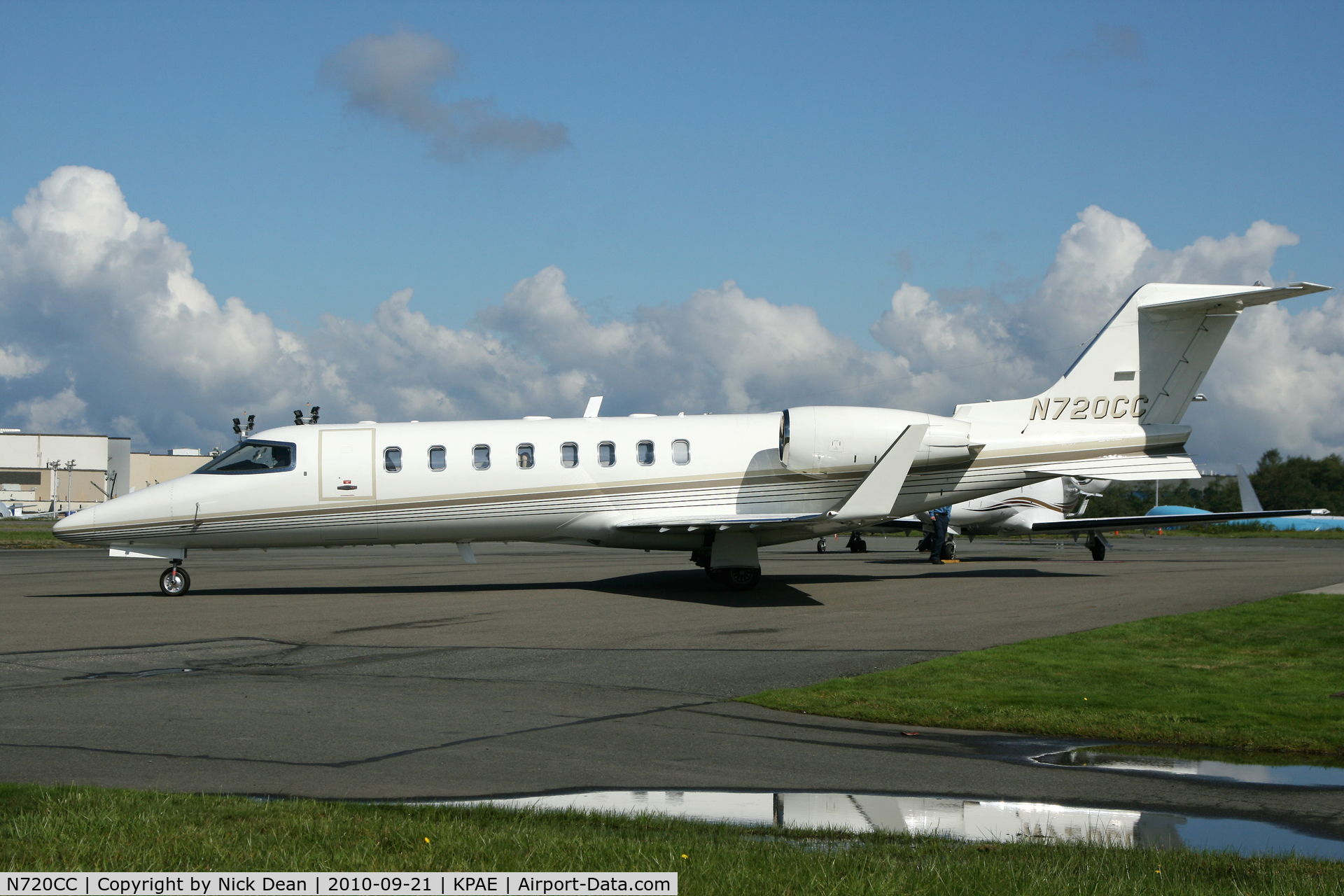 N720CC, 2000 Learjet 45 C/N 45-072, KPAE Taxying of the ramp on its way to Scottsdale AZ