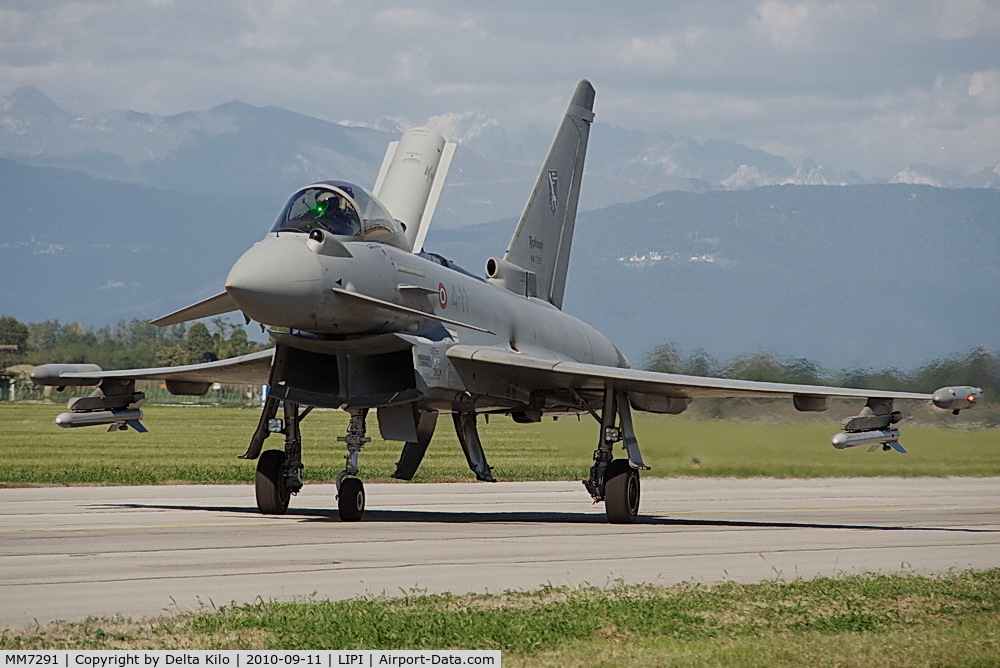 MM7291, Eurofighter EF-2000 Typhoon S C/N IS023, Italy - Air Force
Eurofighter EF-2000 Typhoon S
MM7291 / 4-11 (cn IS023)