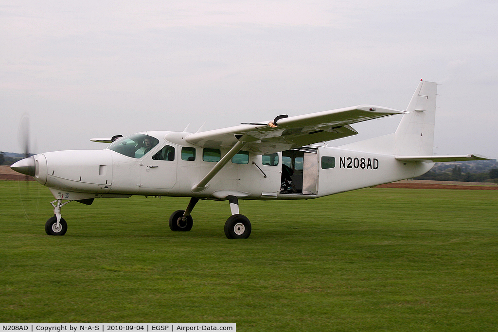 N208AD, 1997 Cessna 208B Grand Caravan C/N 208B0637, Preparing for another flight