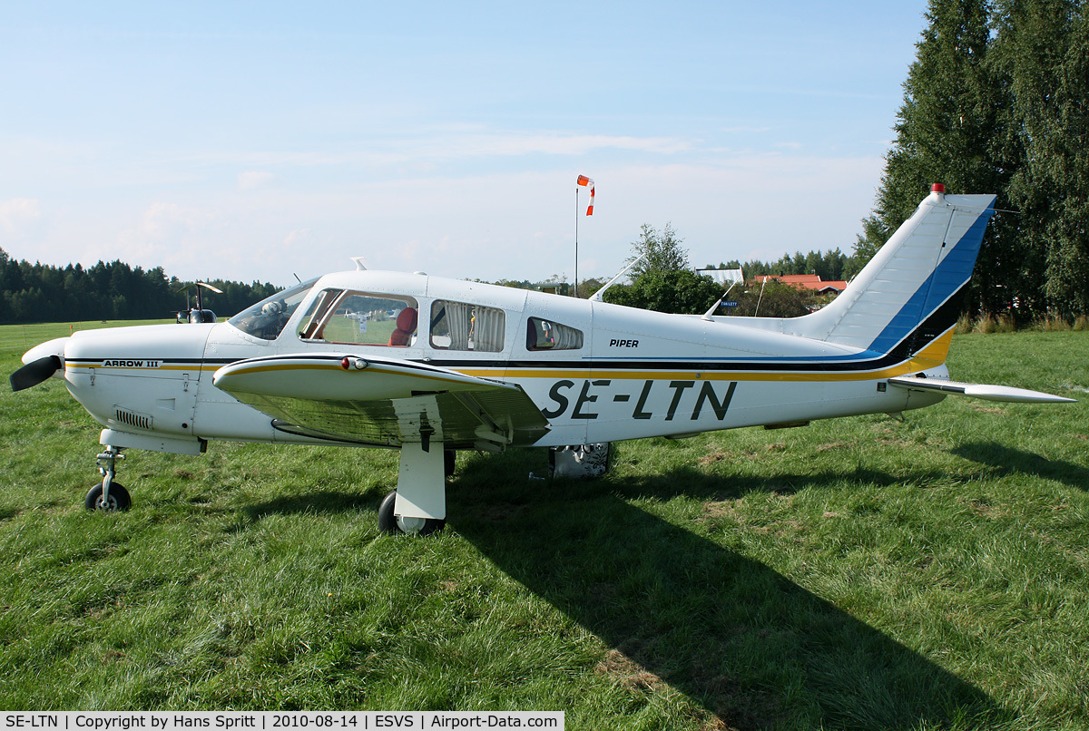 SE-LTN, Piper PA-28R-201 Cherokee Arrow III C/N 28R-7837229, Nice Piper Arrow