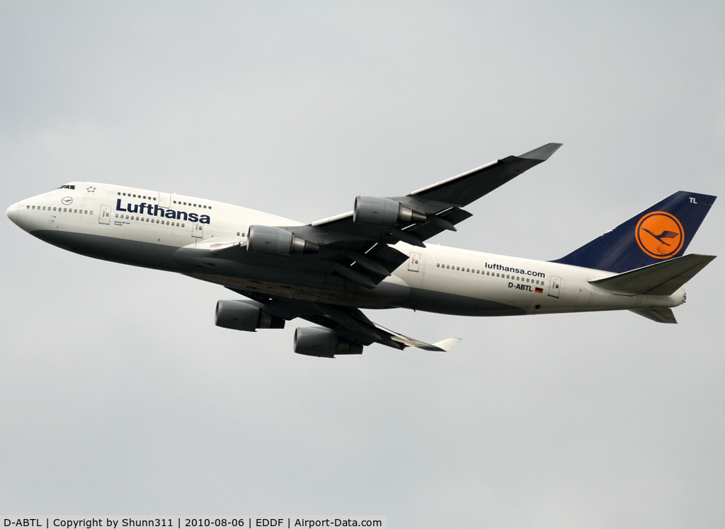 D-ABTL, 2002 Boeing 747-430 C/N 29872, Taking off rwy 25R