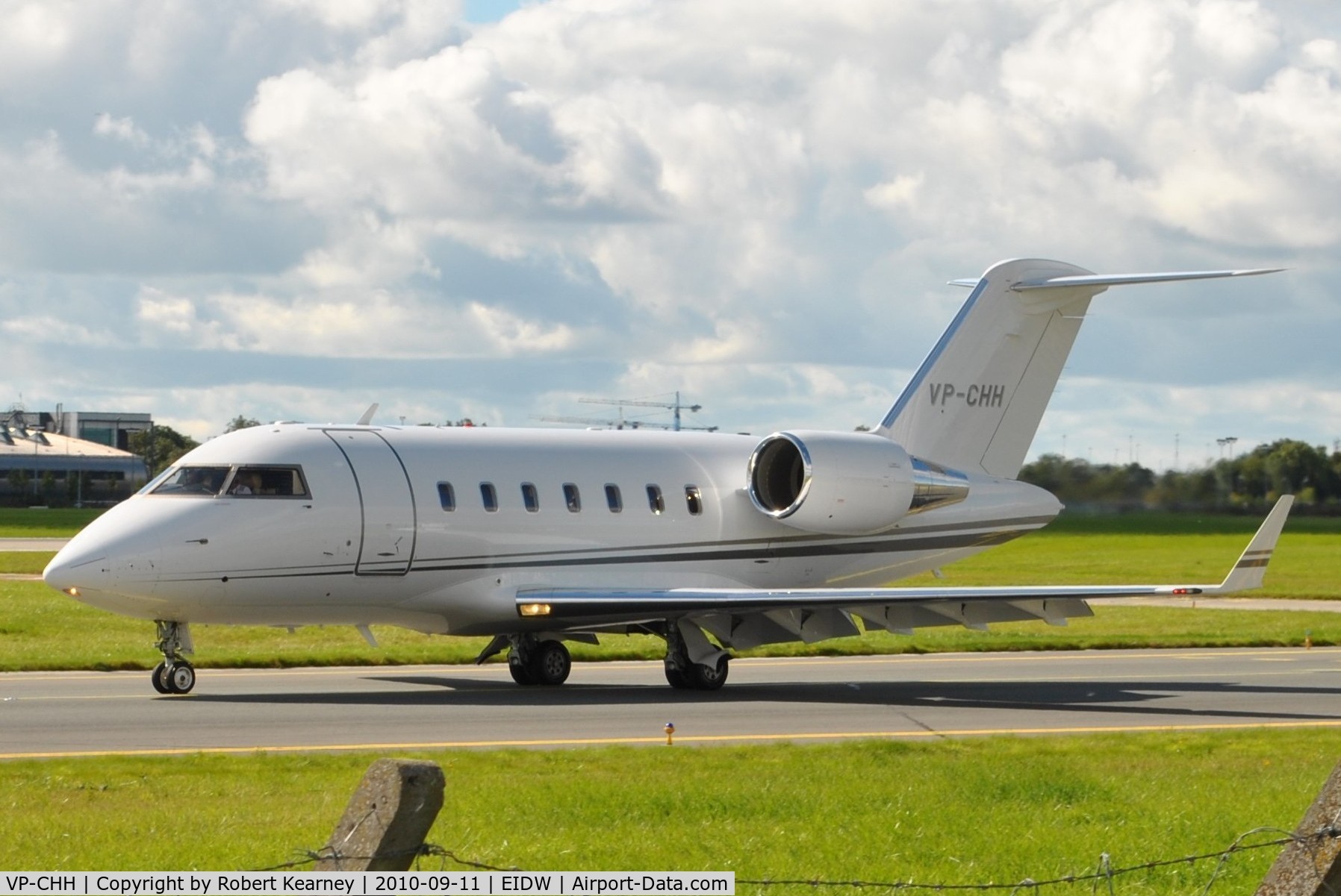 VP-CHH, 2007 Bombardier Challenger 605 (CL-600-2B16) C/N 5716, Taxiing in after arrival