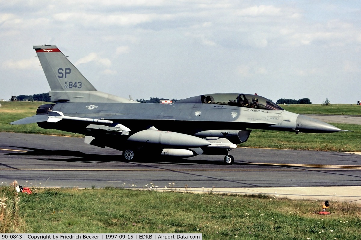 90-0843, 1990 General Dynamics F-16DJ-50-CF C/N CD-10, taxying to the active
