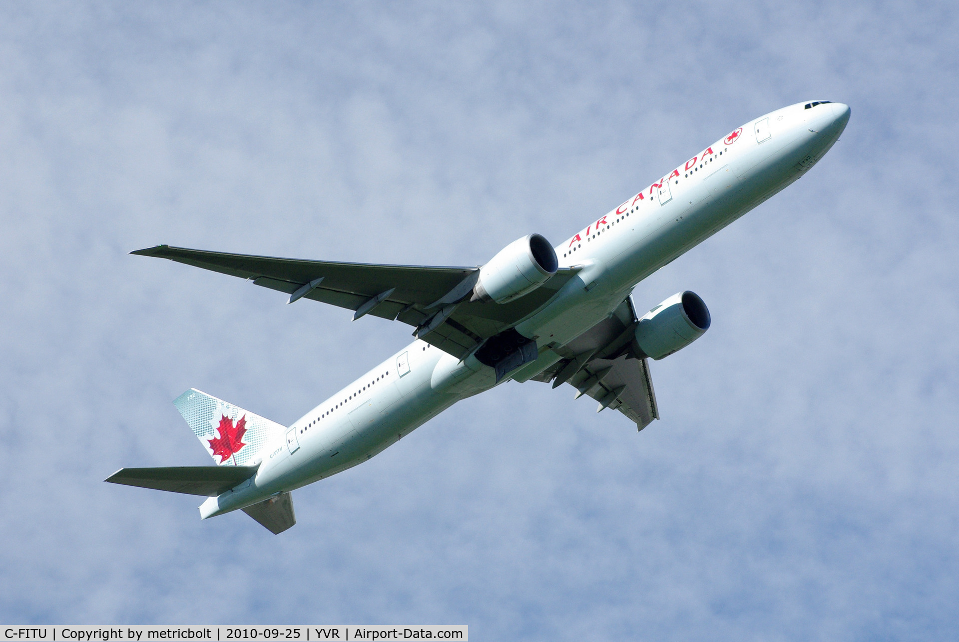 C-FITU, 2007 Boeing 777-333/ER C/N 35254, Departure from Vancouver