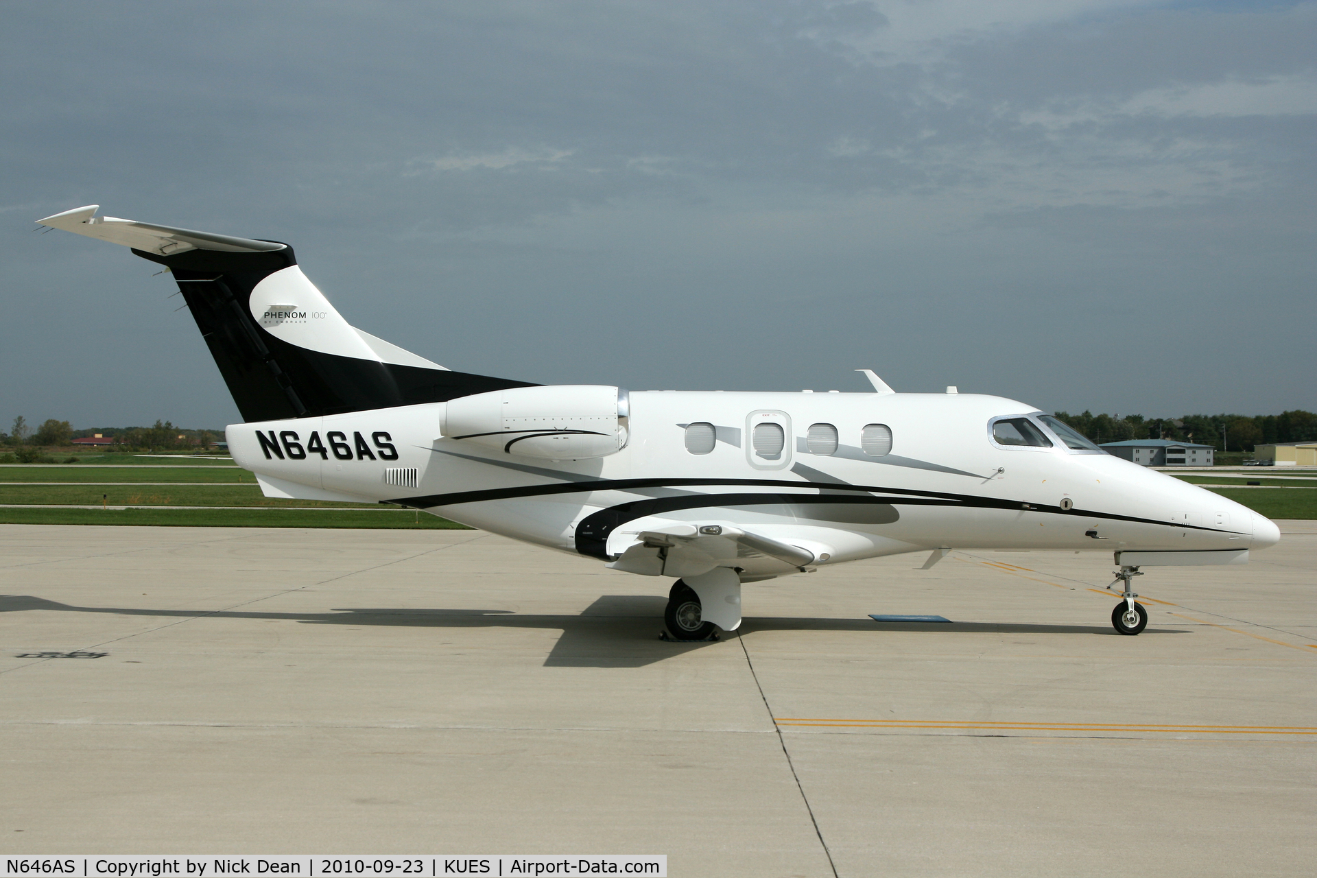 N646AS, 2010 Embraer EMB-500 Phenom 100 C/N 50000149, KUES 2010 Duke owners fly in