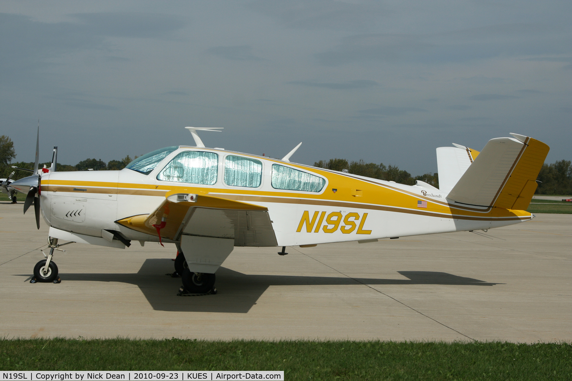 N19SL, 1976 Beech V35B Bonanza C/N D-9848, KUES 2010 Duke owners flybin