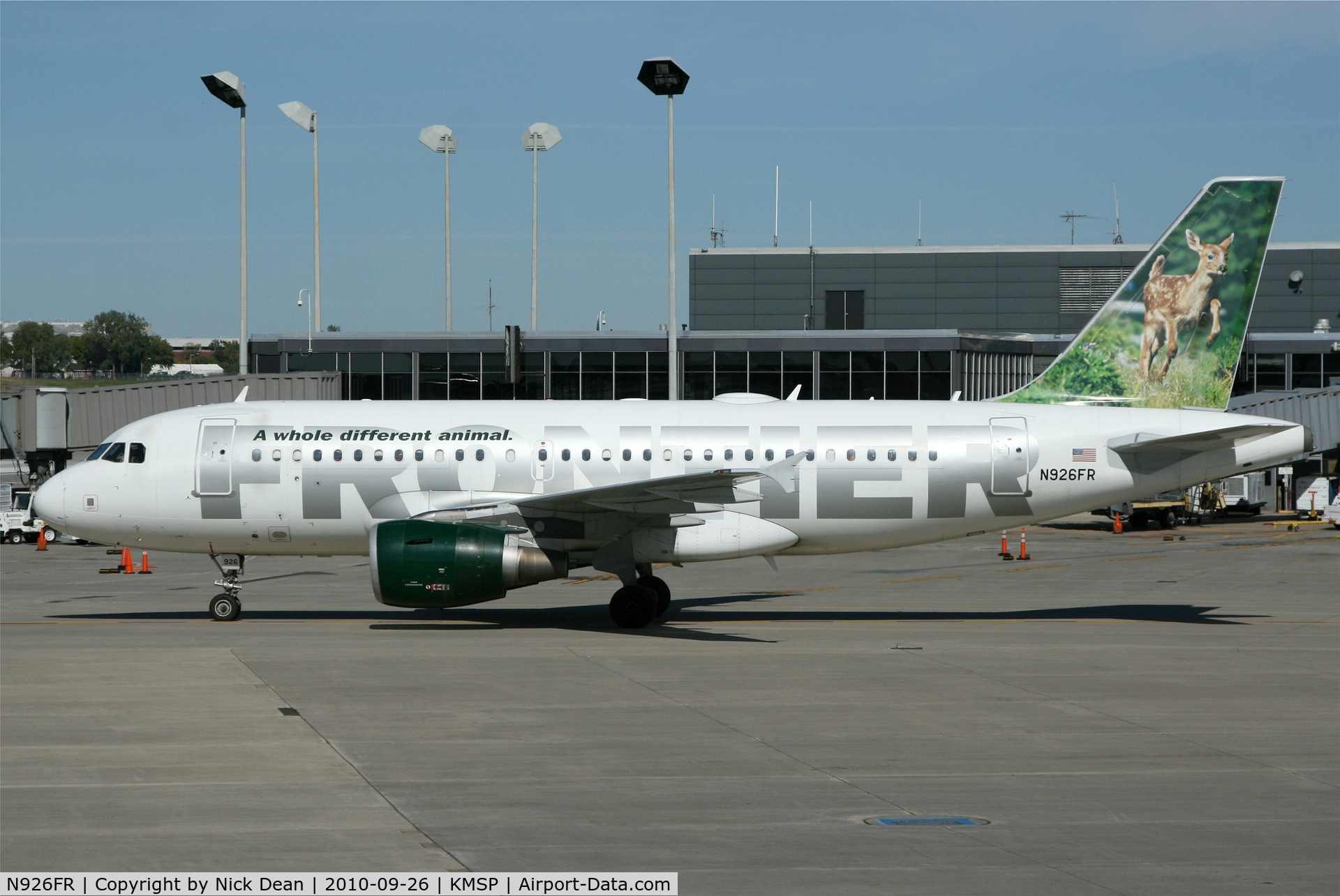 N926FR, 2004 Airbus A319-111 C/N 2198, KMSP