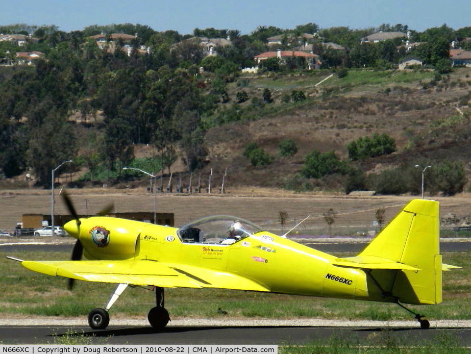 N666XC, 1997 Zlin Z-50LS C/N 0077, 1997 Moravan ZLIN 50-LS 'Tumbling Bear', Lycoming IO-540, taxi to Rwy 26