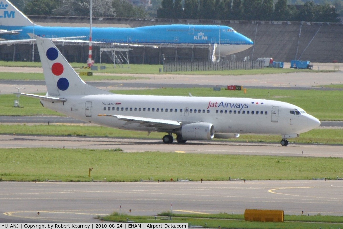 YU-ANJ, 1986 Boeing 737-3H9 C/N 23714/1305, JAT lining up