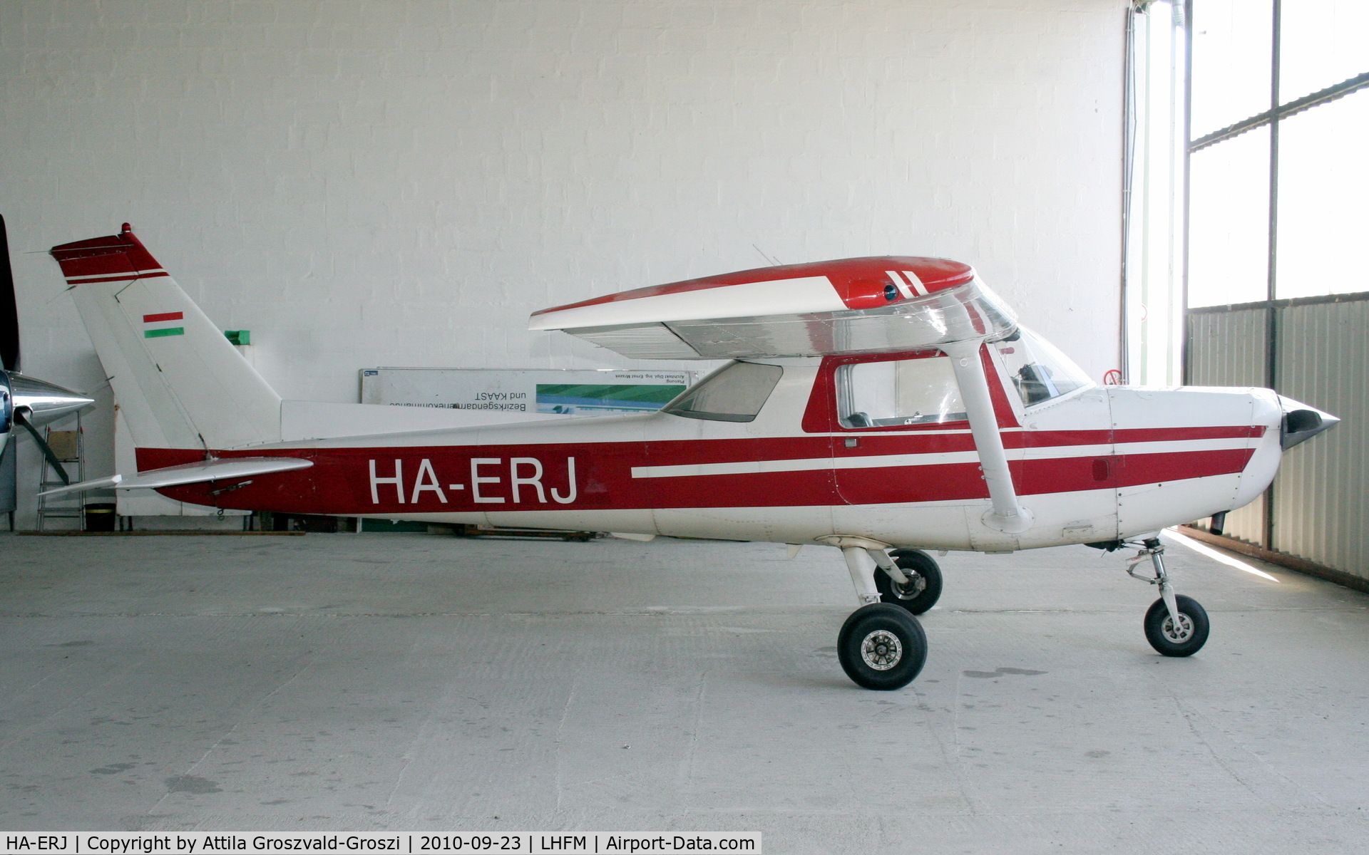 HA-ERJ, 1977 Cessna 152 C/N 15279885, Fertöszentmiklos Airport - Hangar