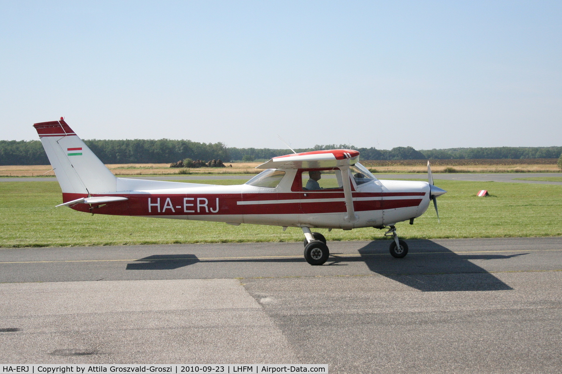 HA-ERJ, 1977 Cessna 152 C/N 15279885, Fertöszentmiklos Airport