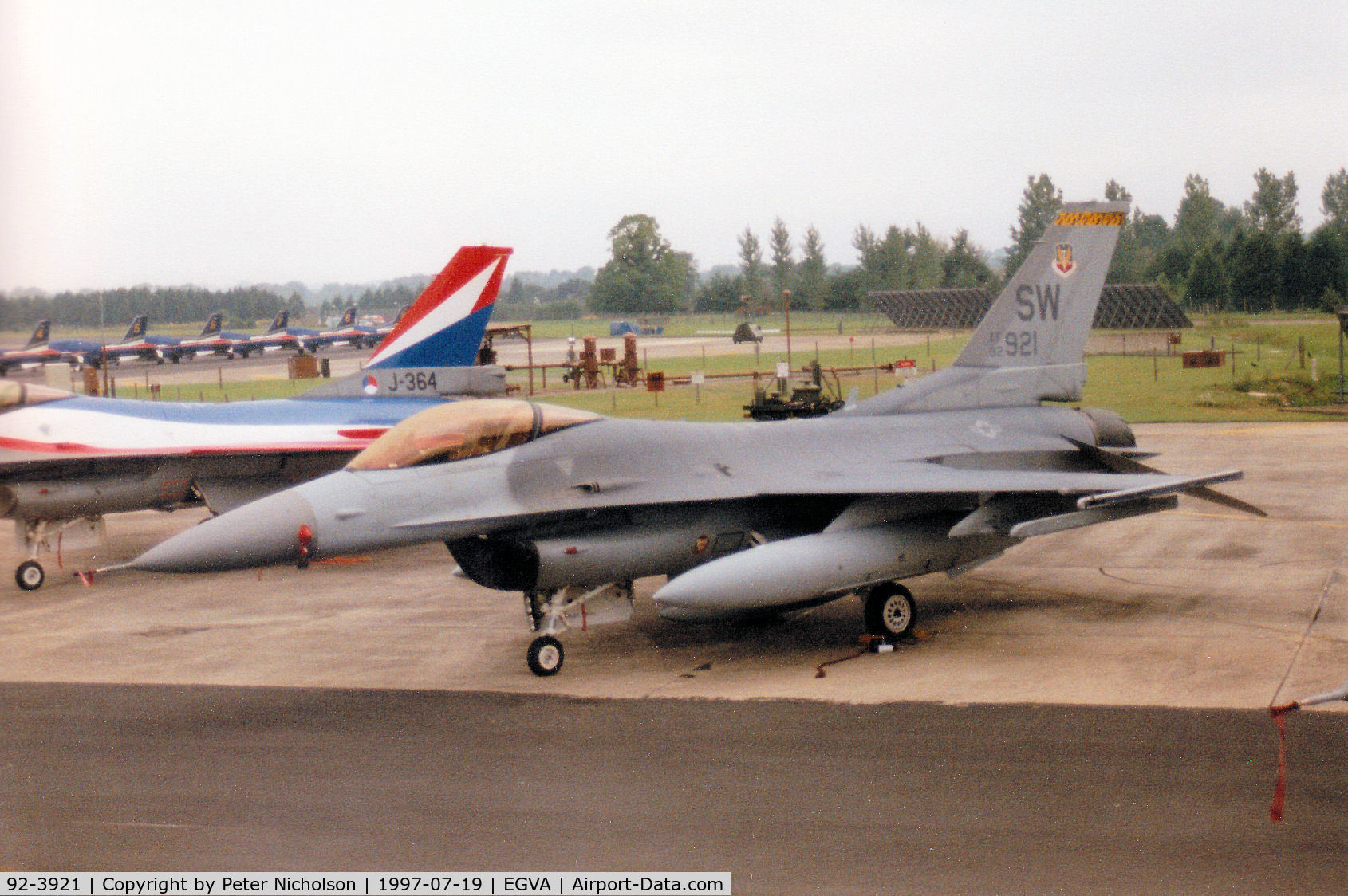 92-3921, 1992 Lockheed F-16C Fighting Falcon C/N CC-163, F-16CJ Falcon, callsign Trend 63, of 79th Fighter Squadron/20th Fighter Wing at Shaw AFB on the flight-line at the 1997 Intnl Air Tattoo at RAF Fairford.