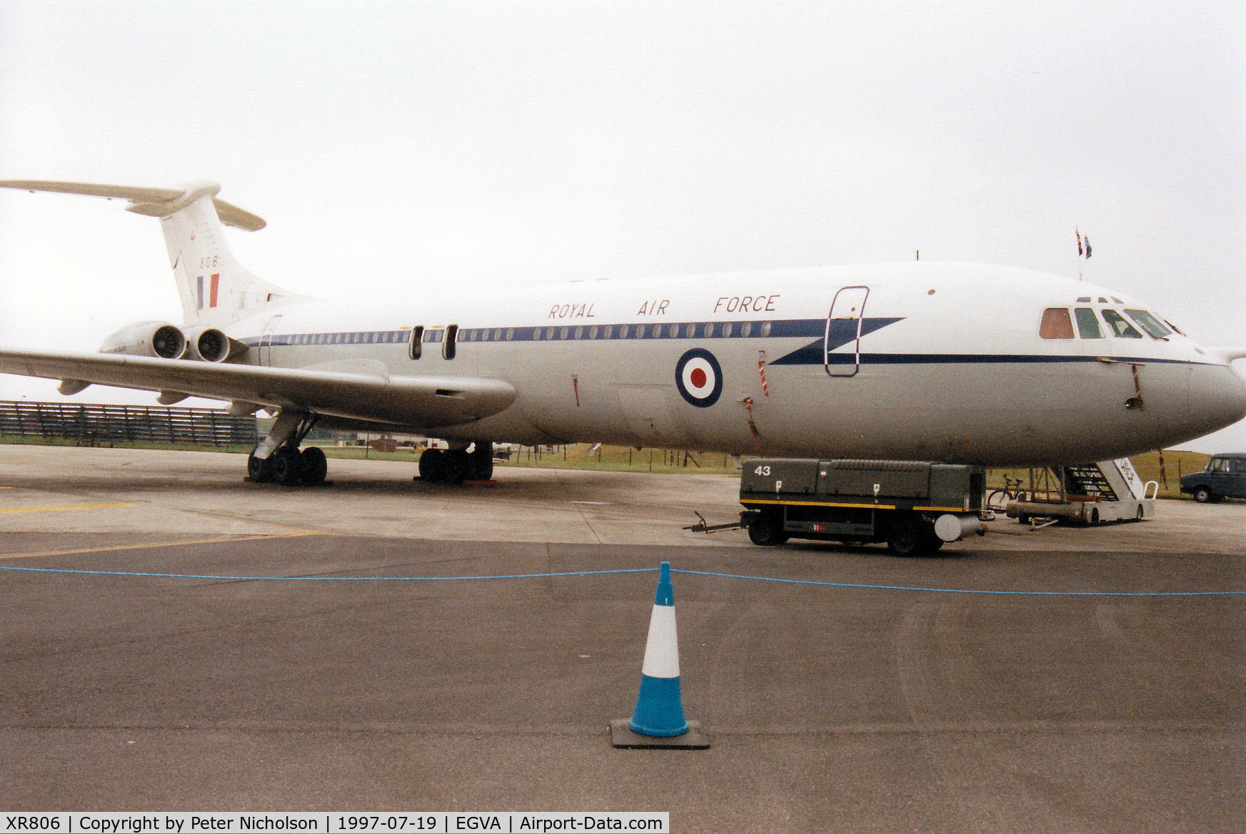 XR806, 1967 Vickers VC10 C.1K C/N 826, VC-10 C.1K, named George Thompson VC, callsign Ascot 855 of RAF Brize Norton's 10 Squadron on display at the 1997 Intnl Air Tattoo at RAF Fairford.