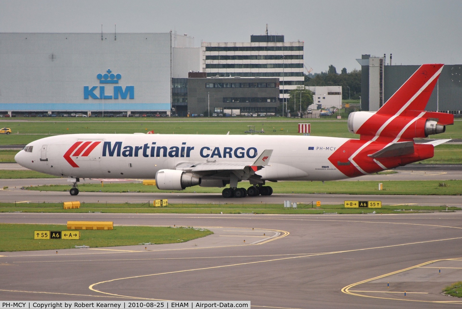PH-MCY, 1991 McDonnell Douglas MD-11F C/N 48445, Martinair Cargo taxiing for take-off