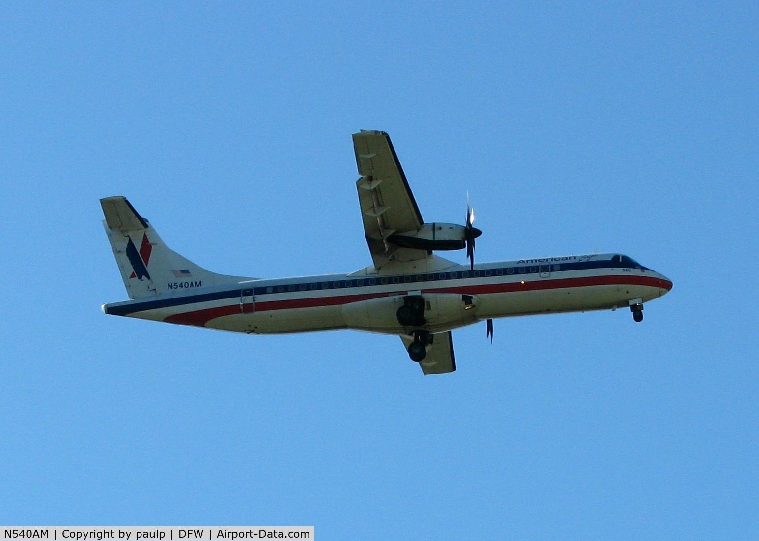 N540AM, 1998 ATR 72-212A C/N 540, Landing at DFW.