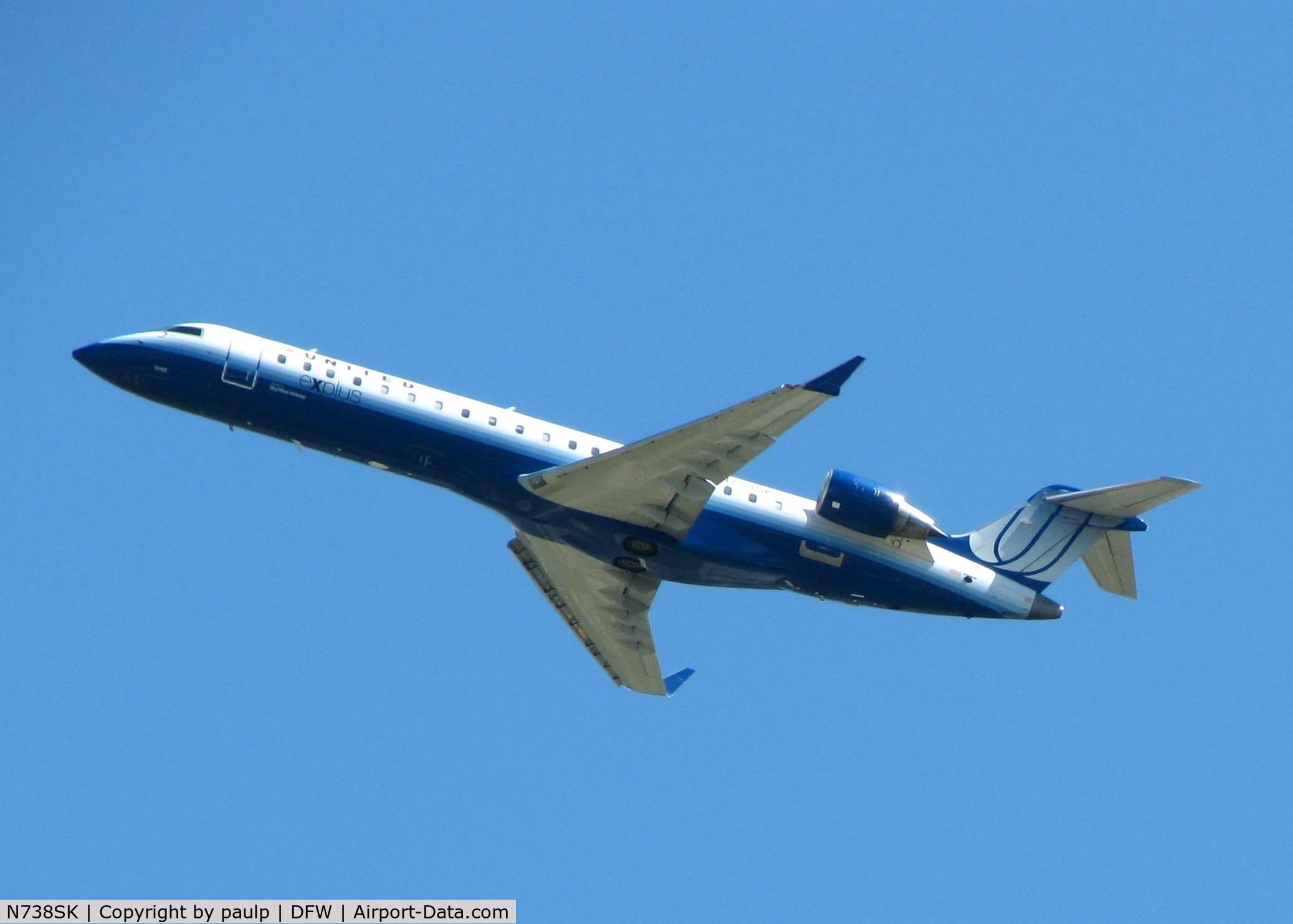 N738SK, 2005 Bombardier CRJ-700 (CL-600-2C10) Regional Jet C/N 10195, Departing DFW.