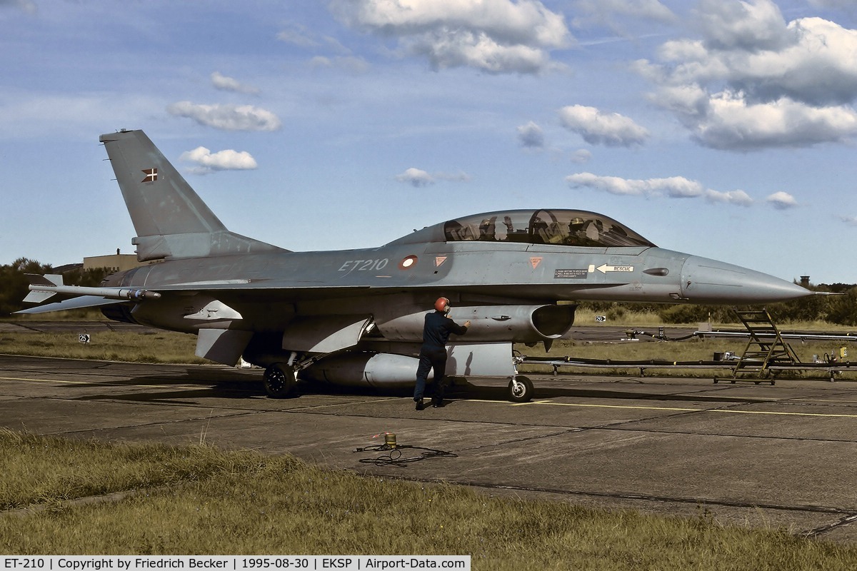 ET-210, 1981 SABCA F-16B Fighting Falcon C/N 6G-7, ready for the next misssion
