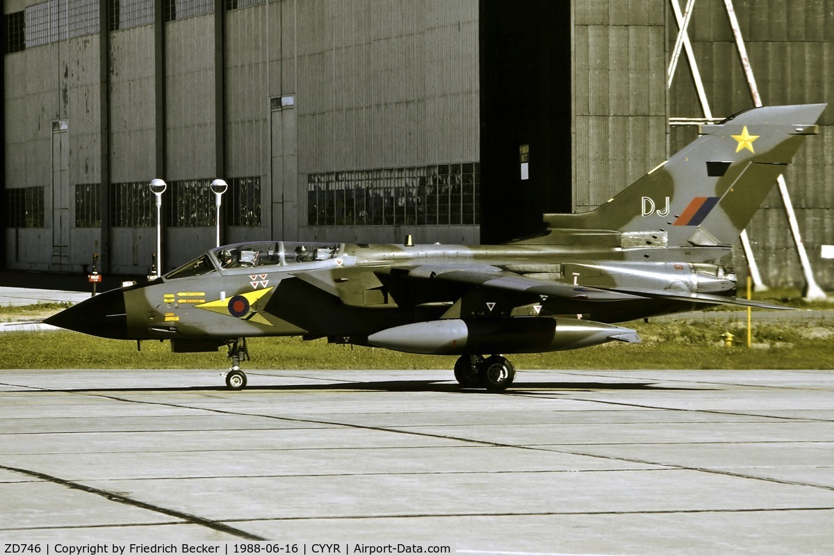 ZD746, 1984 Panavia Tornado GR.4 C/N 376/BS127/3173, taxying back to the flightline after a low level mission from CFB Goose Bay