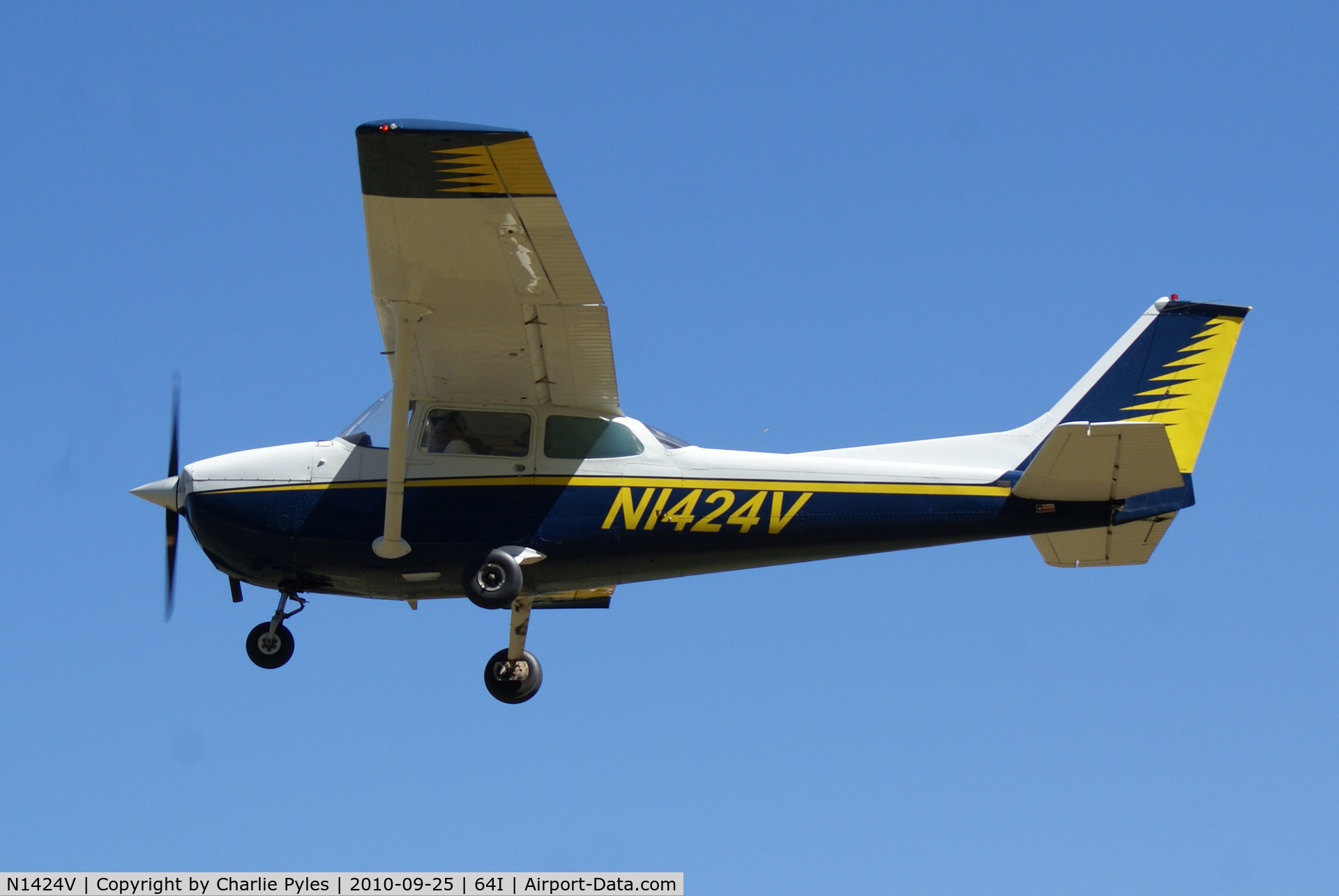 N1424V, 1974 Cessna 172M C/N 17263569, The world's best aviation photographers are our friends.