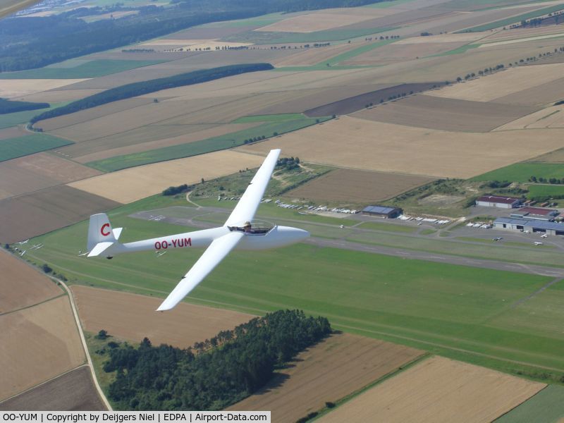 OO-YUM, Glasflugel H-201B Standard Libelle C/N 160, OO-YUM on holiday in Aalen germaney ( EDPA)
