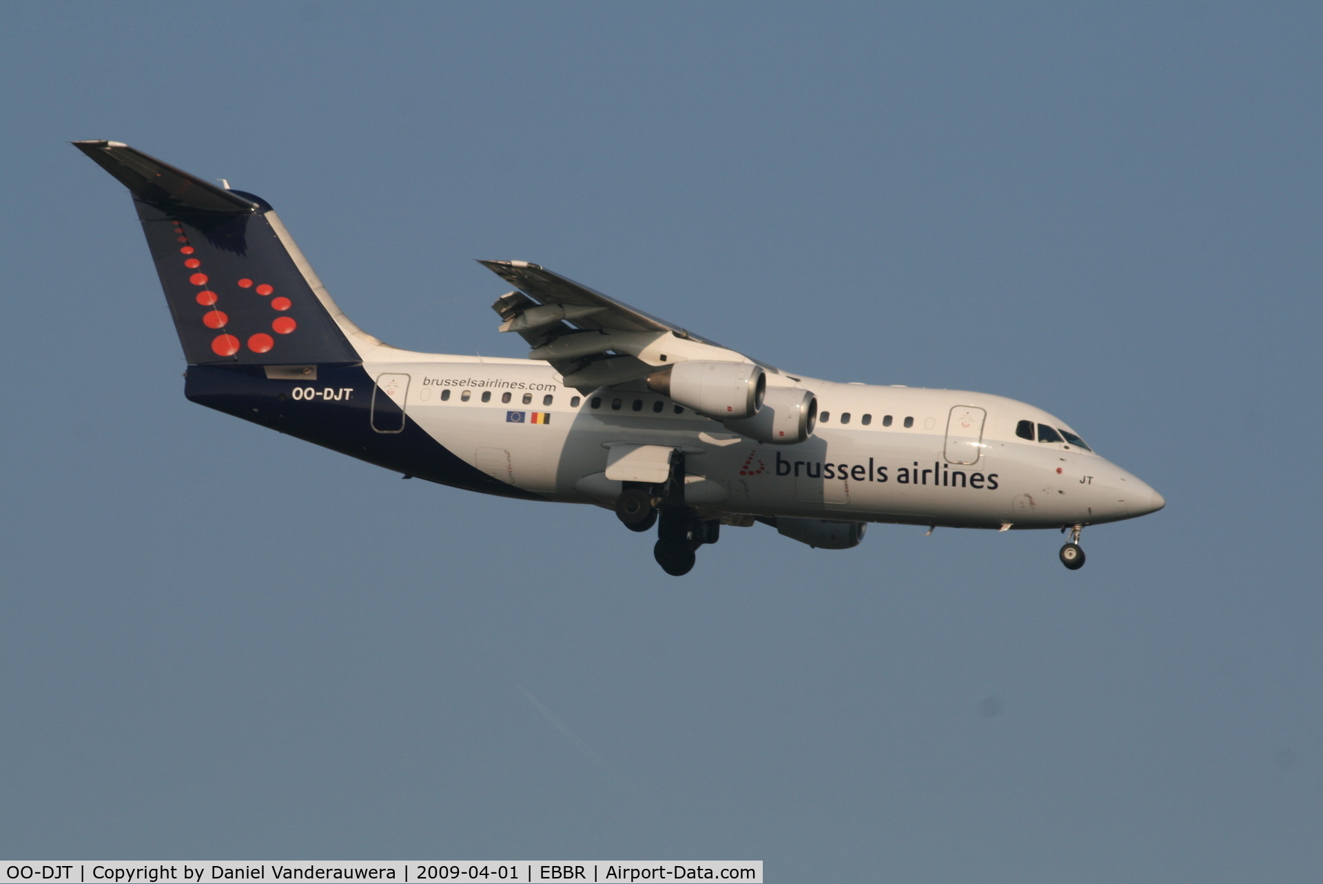 OO-DJT, 1996 British Aerospace Avro 146-RJ85 C/N E.2294, Flight SN2590 is descending to RWY 02