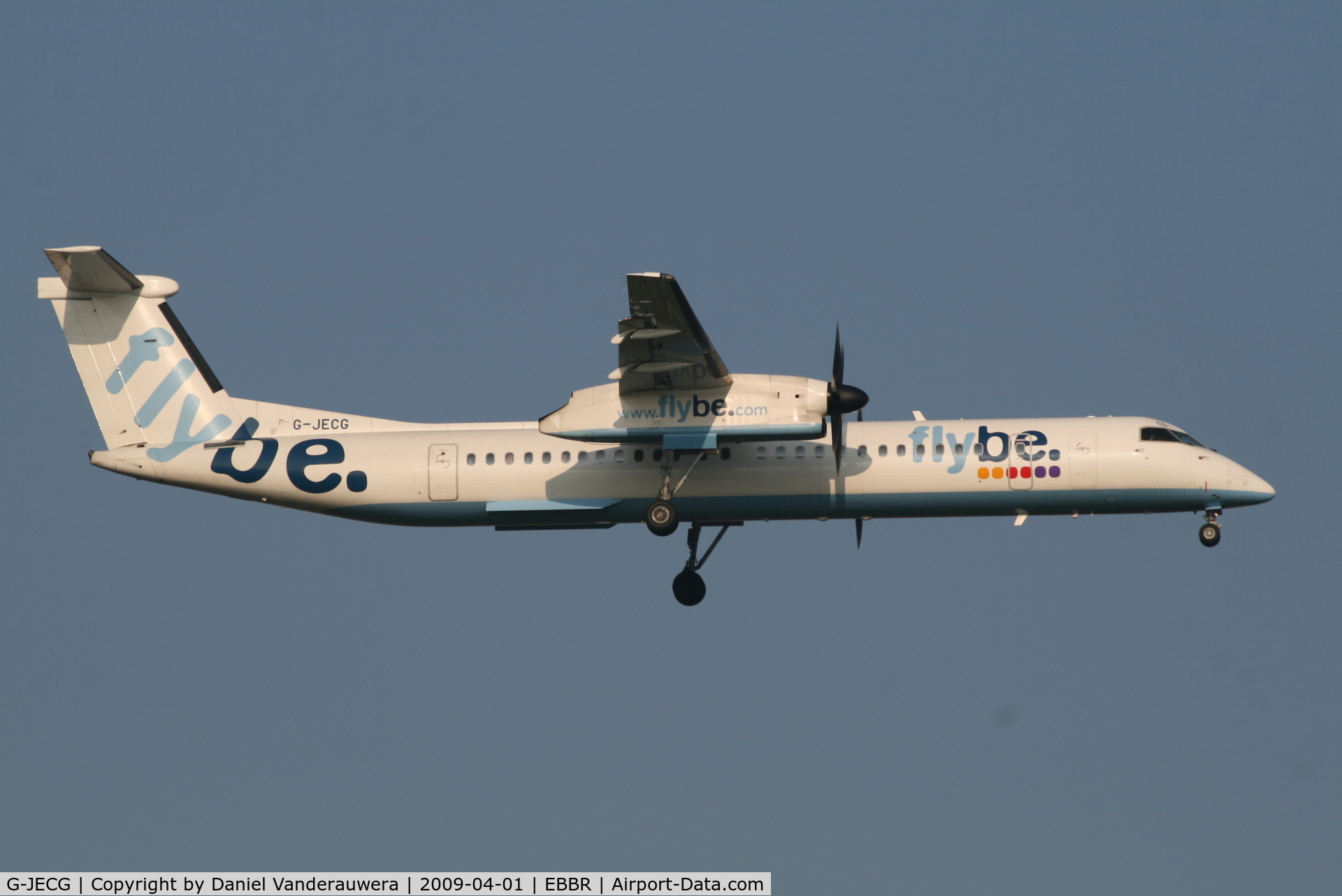 G-JECG, 2004 De Havilland Canada DHC-8-402Q Dash 8 C/N 4098, Arrival of flight BE7181 to RWY 02