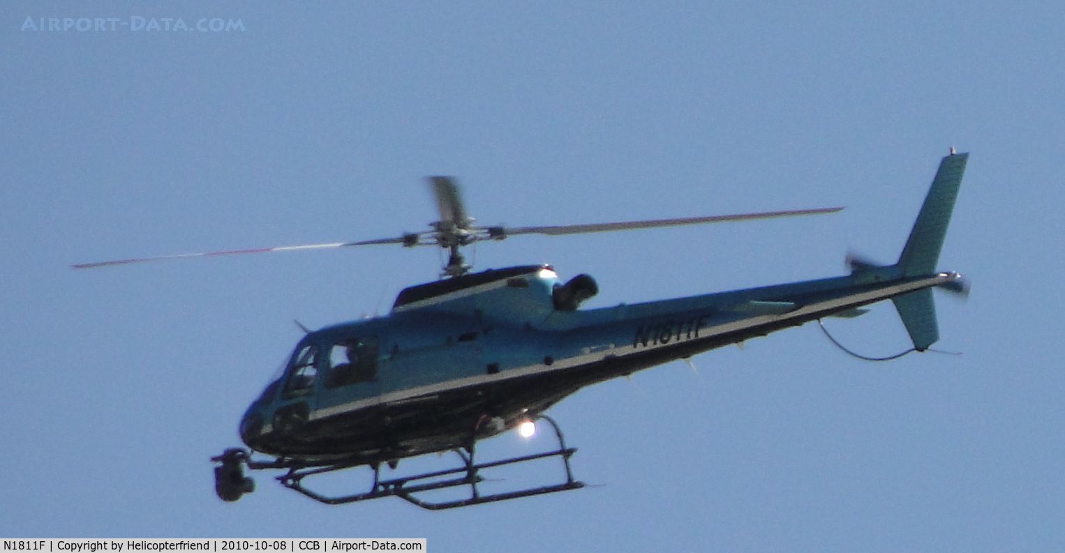 N1811F, Eurocopter AS-350B-2 Ecureuil Ecureuil C/N 3430, On base leg for runway 24