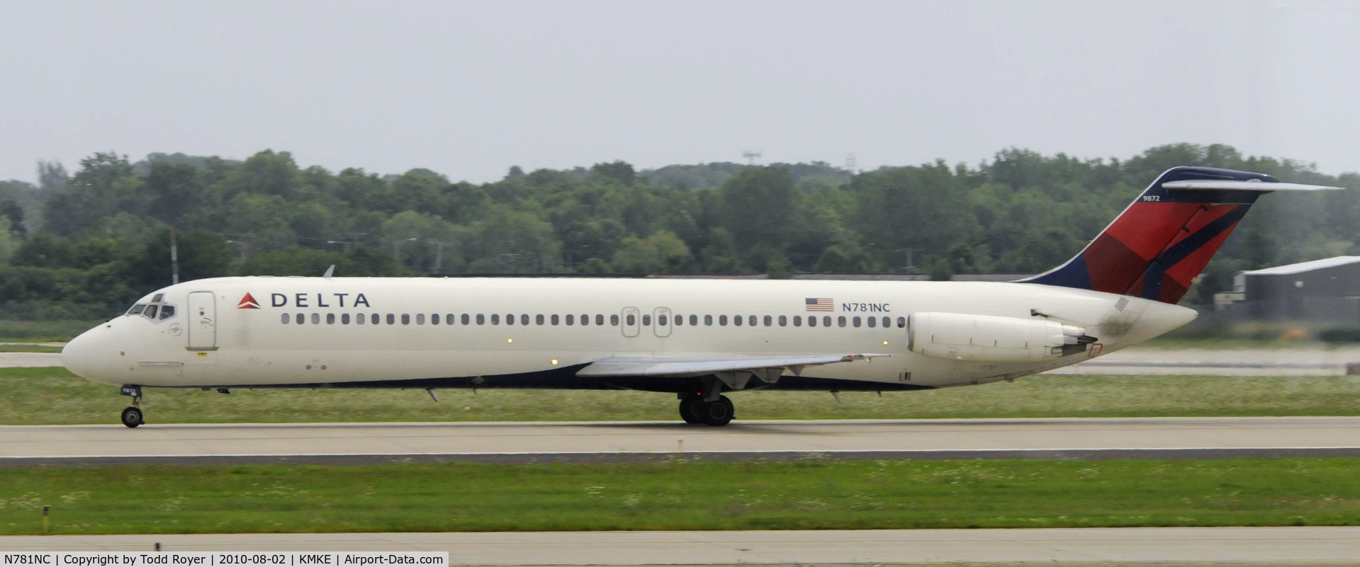 N781NC, 1979 McDonnell Douglas DC-9-51 C/N 48121, Departing Milwaukee