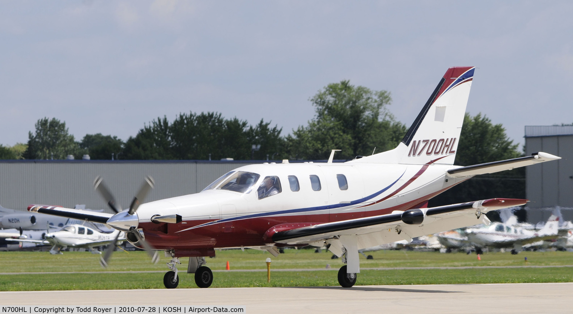 N700HL, 2004 Socata TBM-700 C/N 281, EAA AIRVENTURE 2010