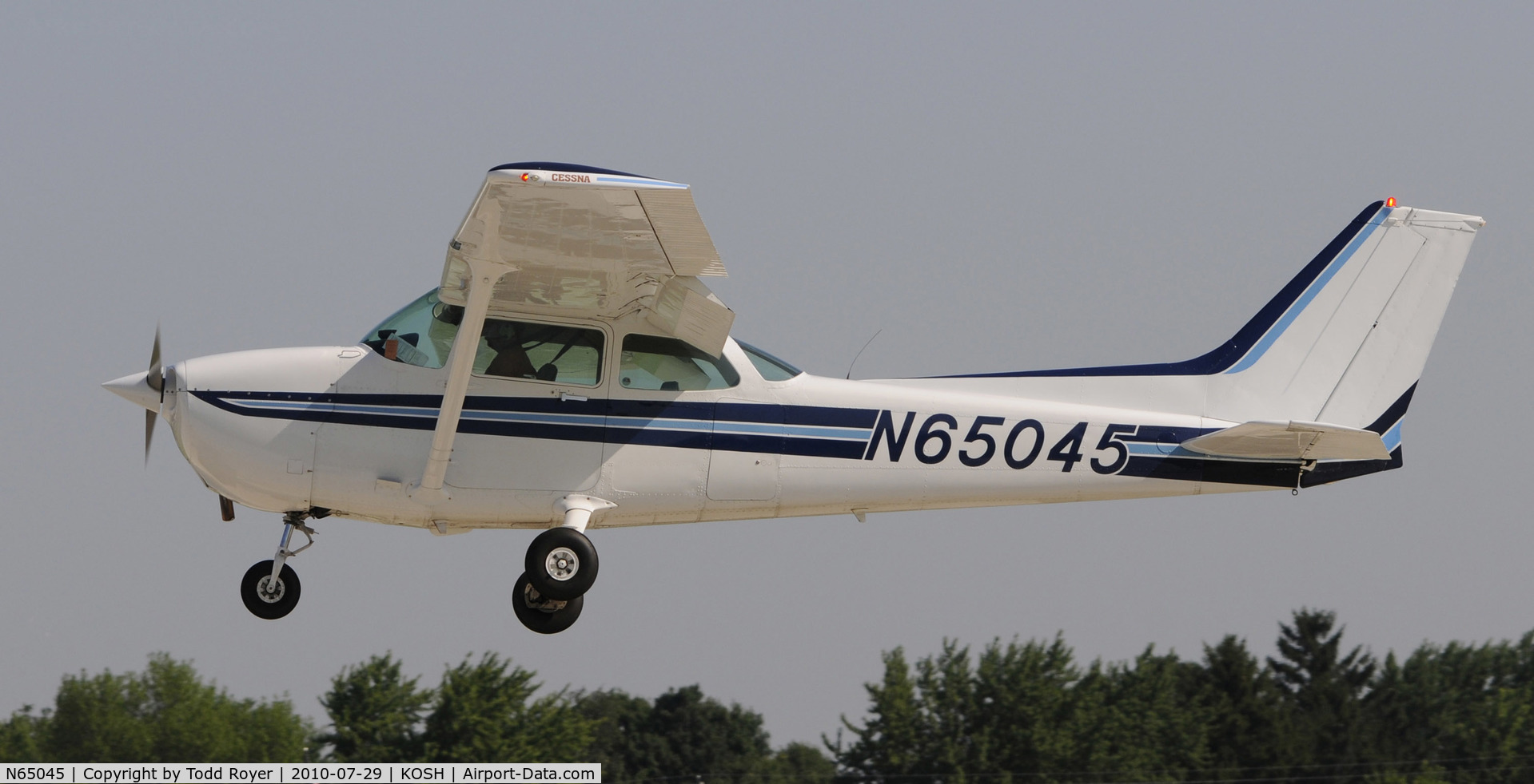 N65045, 1982 Cessna 172P C/N 17275674, EAA AIRVENTURE 2010