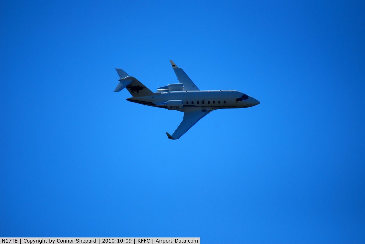 N17TE, 2007 Bombardier Challenger 605 (CL-600-2B16) C/N 5724, Banana turn flyby
