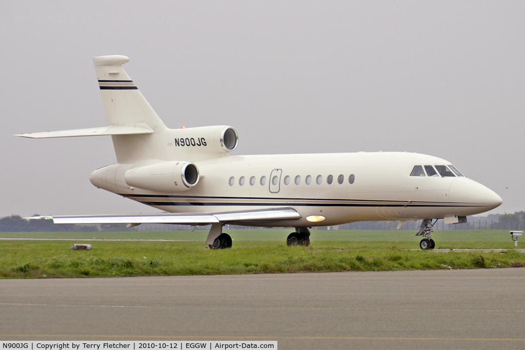 N900JG, 2006 Dassault Falcon 900EX C/N 168, 2006 Dassault FALCON 900 EX, c/n: 168 taxies for departure from Luton