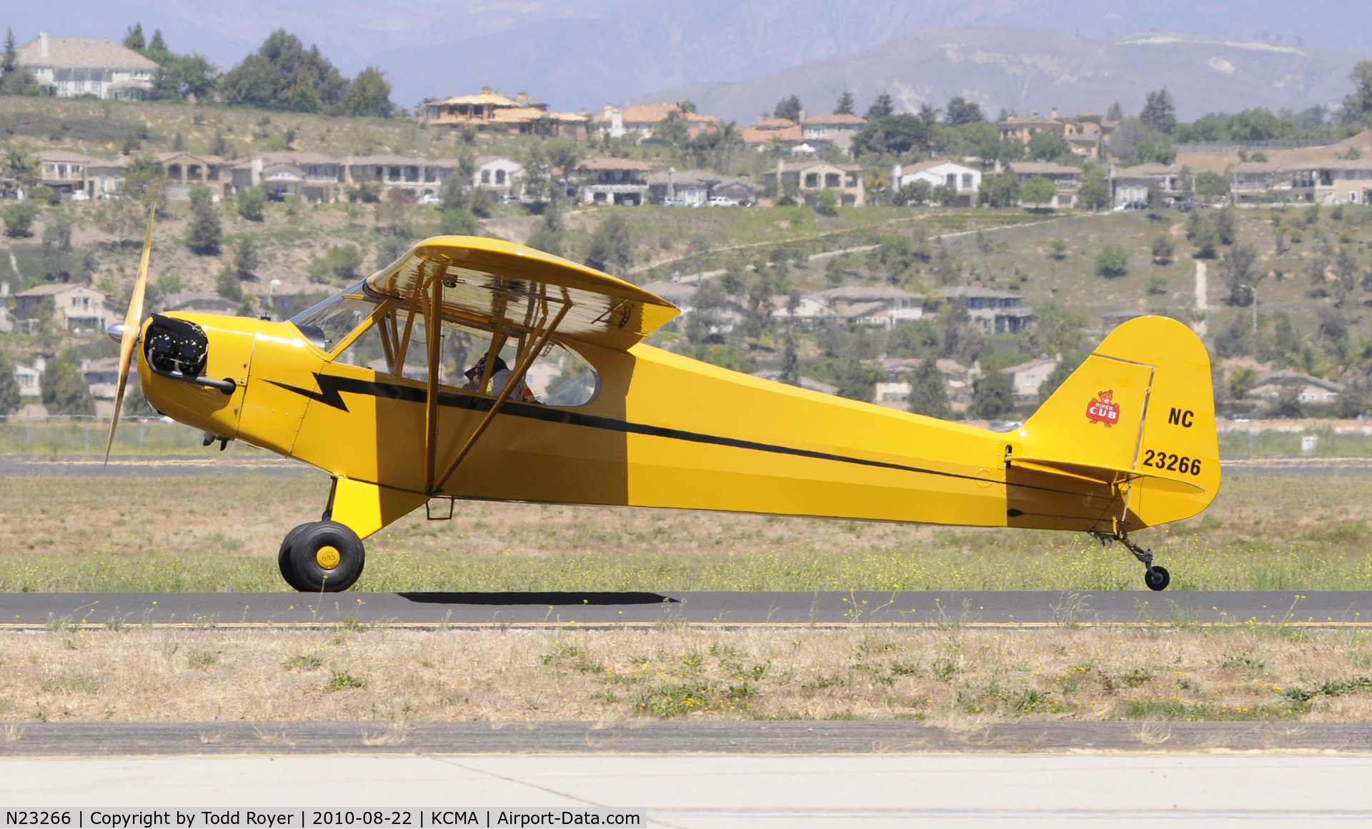 N23266, 1939 Piper J3C-65 Cub Cub C/N 3113, 2010 CAMARILLO AIRSHOW