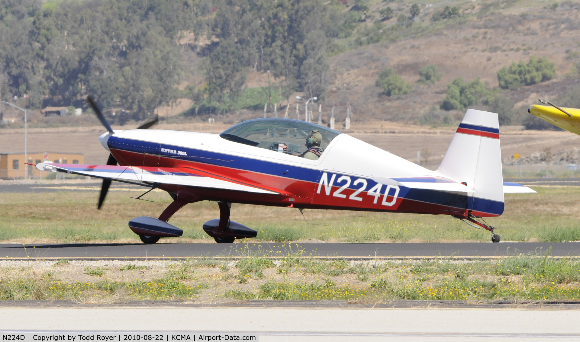 N224D, 1996 Extra EA-300/L C/N 028, 2010 CAMARILLO AIRSHOW
