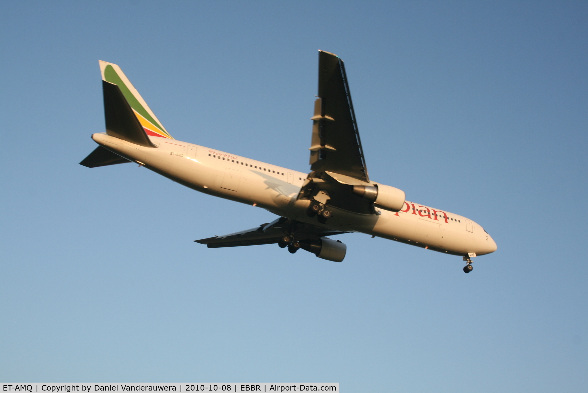 ET-AMQ, 1995 Boeing 767-33A/ER C/N 27909, Flight ET704 is descending to RWY 02