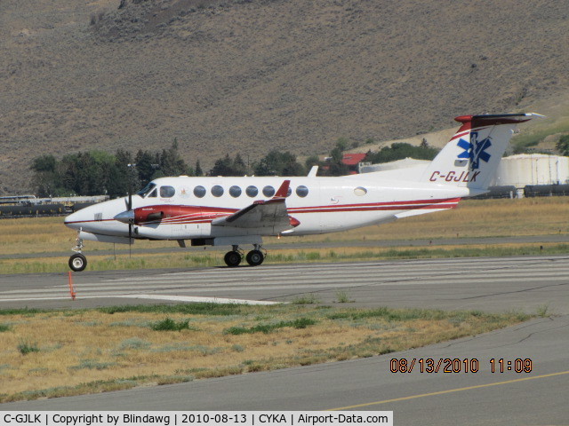 C-GJLK, 1990 Beech B300 King Air C/N FL13, ..Beech B-300 Medivac, departing on 26...