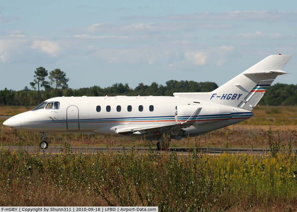 F-HGBY, 2009 Hawker Beechcraft 900XP C/N HA-0090, Taxiing holding point rwy 05 for departure...