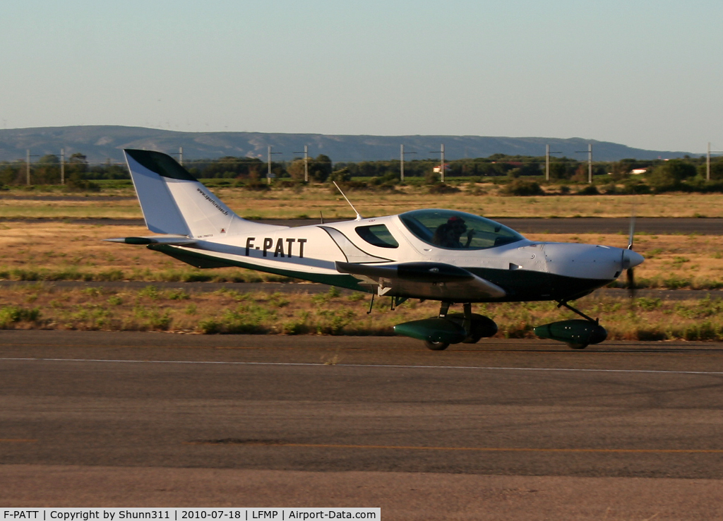 F-PATT, 2009 CZAW SportCruiser C/N 700715, Taxiing for departure...