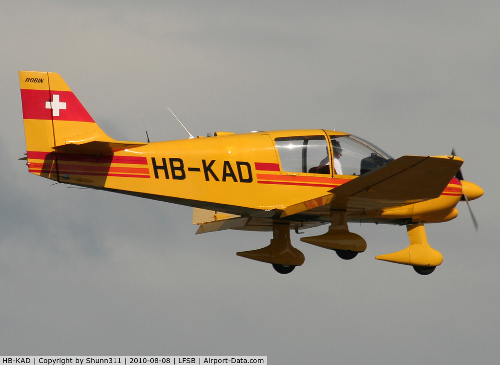 HB-KAD, 1983 Robin DR-400-120D Dauphin C/N 1632, Landing rwy 16