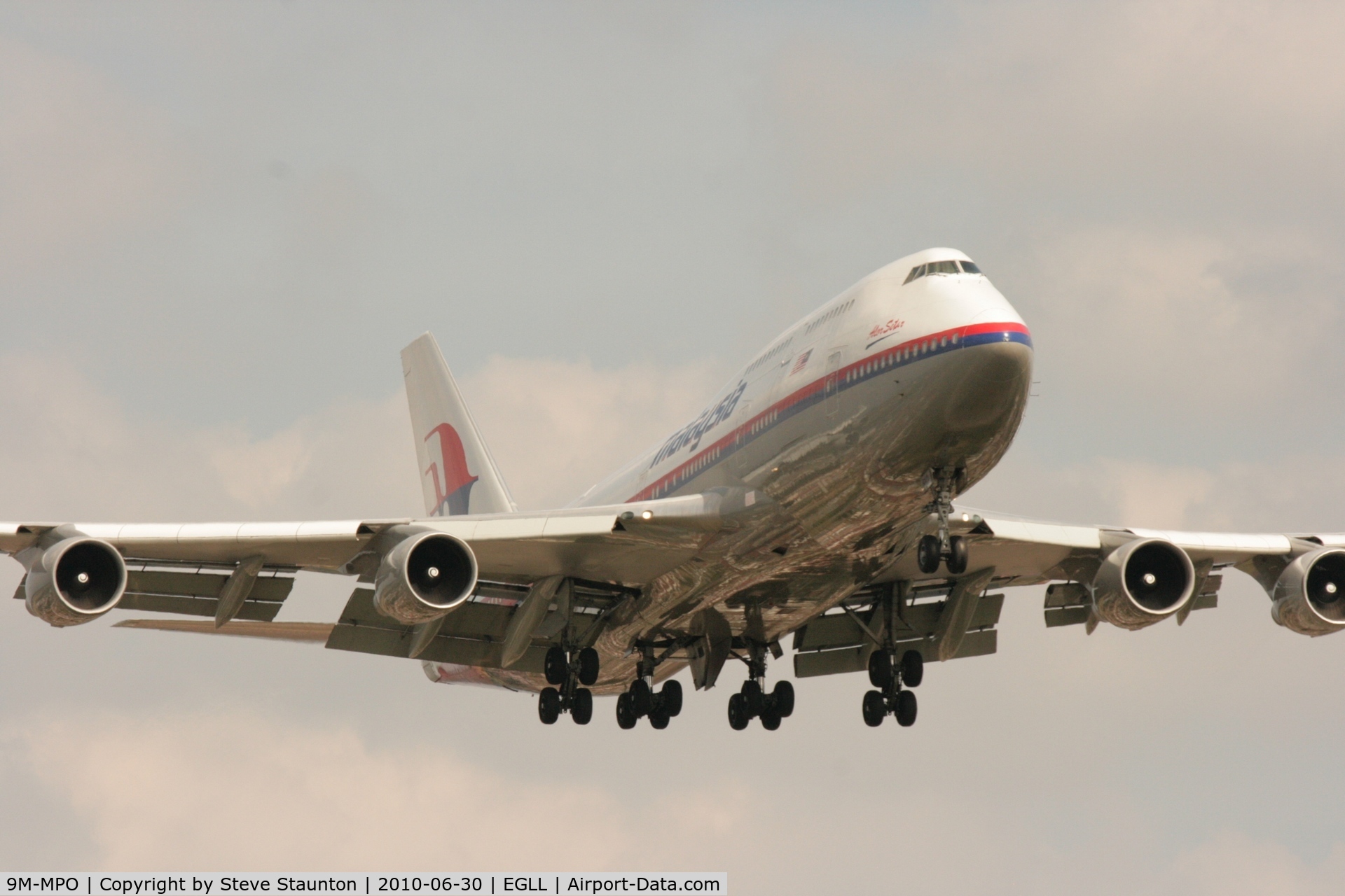 9M-MPO, 2001 Boeing 747-4H6 C/N 28433, Taken at Heathrow Airport, June 2010