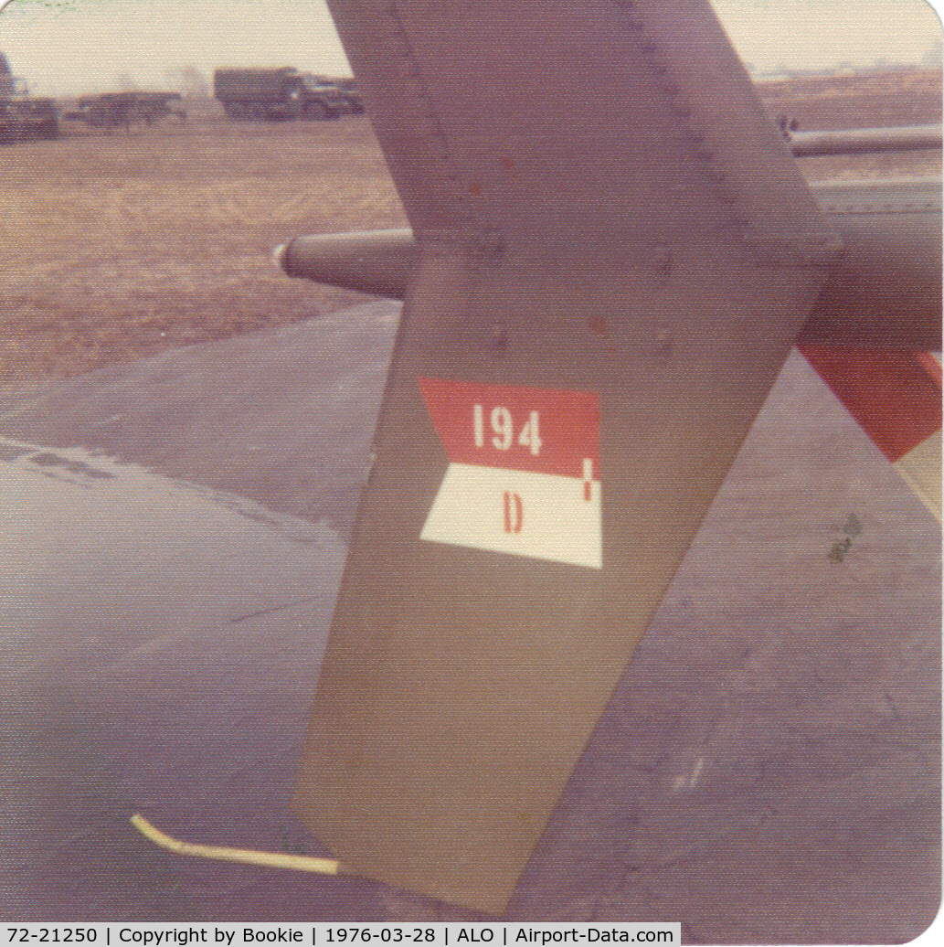 72-21250, 1972 Bell OH-58A Kiowa C/N 41916, Here's the paint scheme for a 58 that flew for the IANG in the mid-70s.  The Unit marking is a cavalry guidon dipicting D Troop, 1st Squadron, 194th Cavalry out of the Waterloo, IA airport.