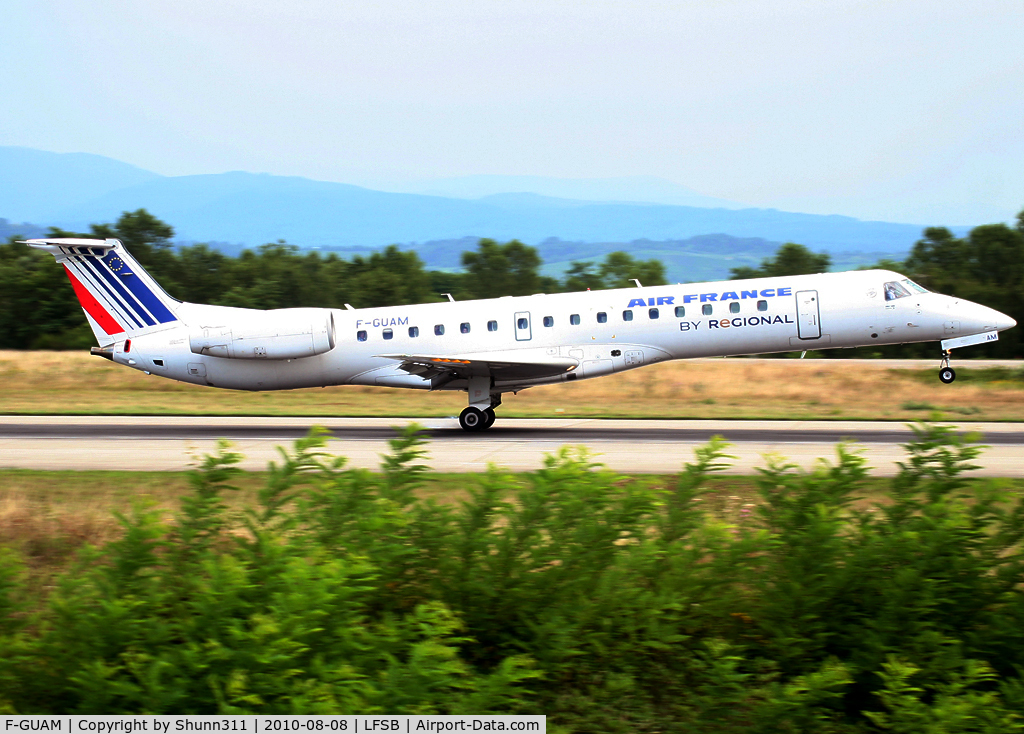 F-GUAM, 2000 Embraer ERJ-145LR (EMB-145LR) C/N 145266, Landing rwy 16