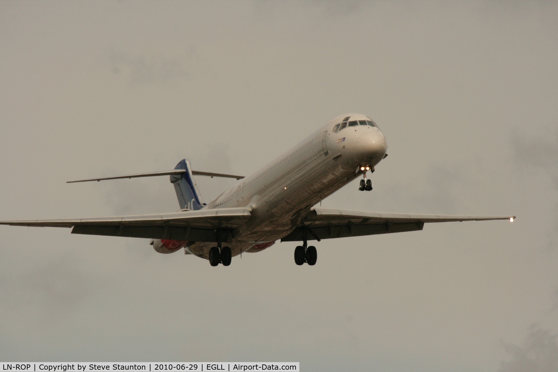 LN-ROP, 1985 McDonnell Douglas MD-82 (DC-9-82) C/N 49384, Taken at Heathrow Airport, June 2010