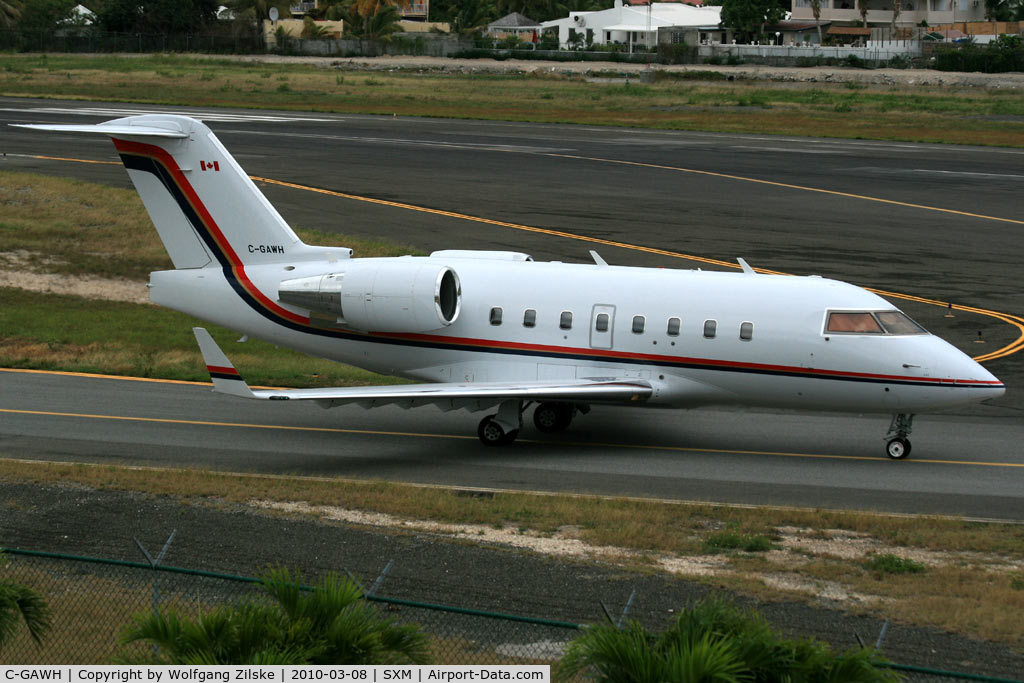 C-GAWH, 2003 Bombardier Challenger 604 (CL-600-2B16) C/N 5557, visitor