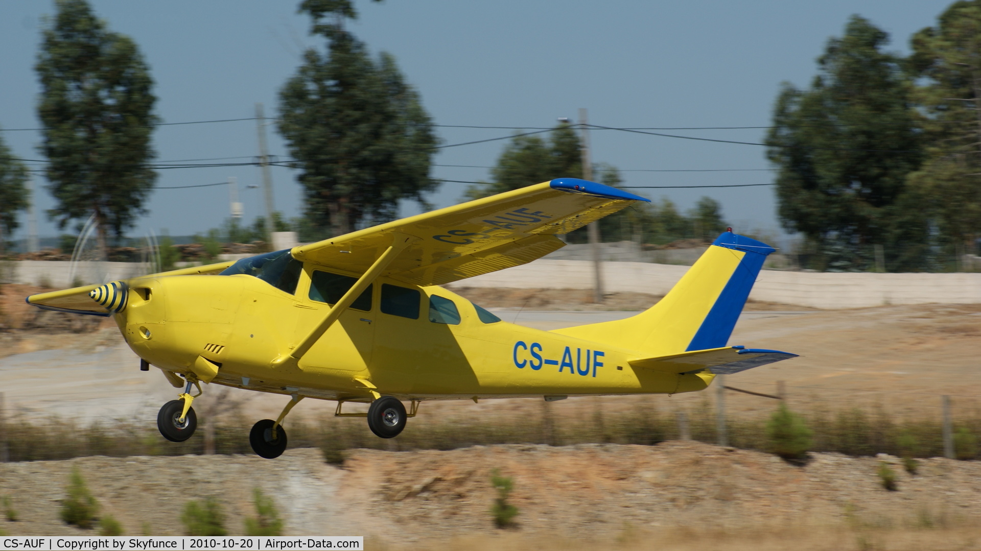 CS-AUF, Cessna TU206G 6 II Turbo Stationair C/N U20603577, Portugal, Proença-a-Nova airfield, Sky Fun Center Skydiving school.